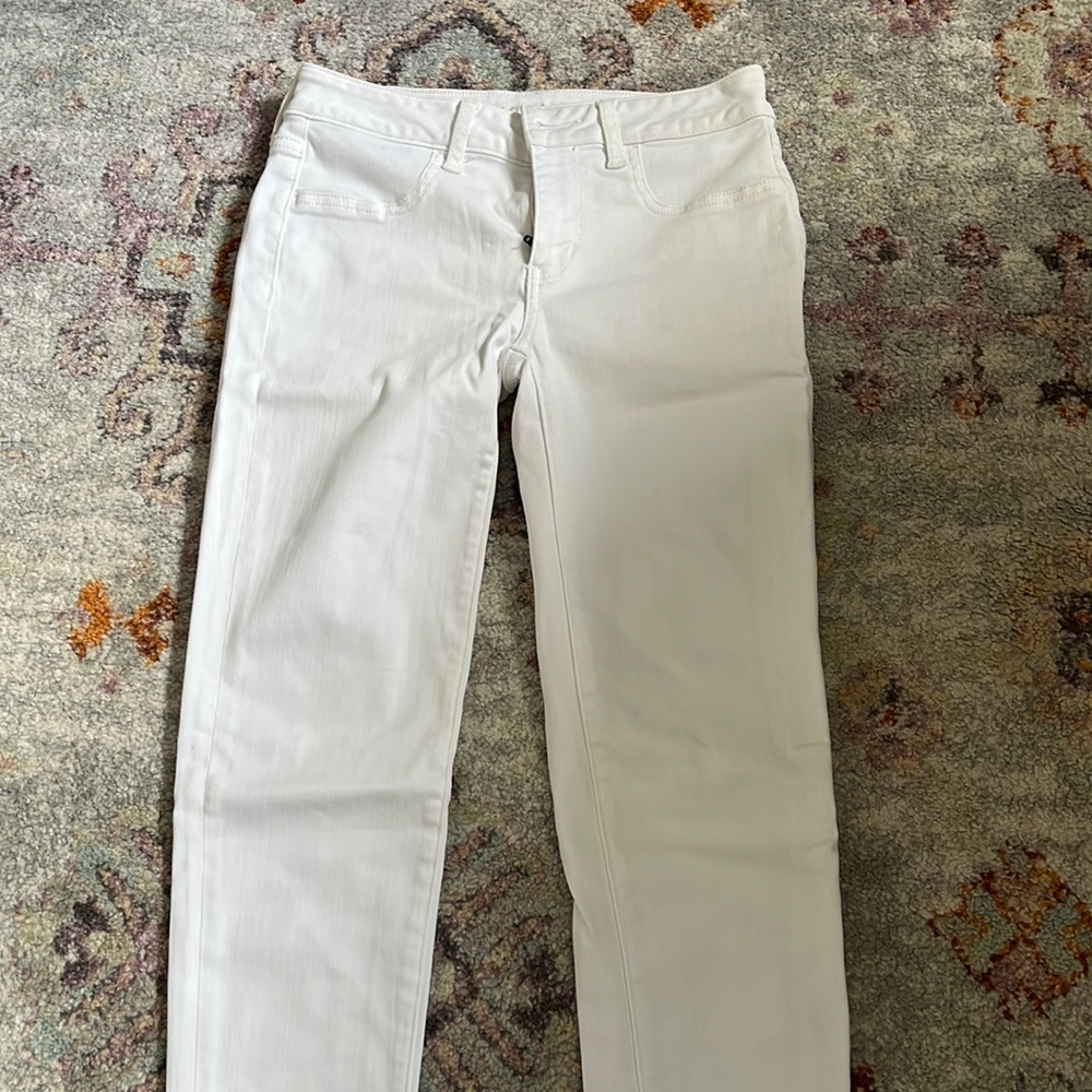American Eagle white skinny jeans size 4
